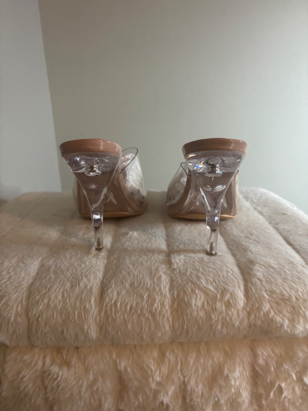 Azalea Wang clear heels - Picture 4 of 5
